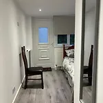 Cozy Apartment, Free Parking